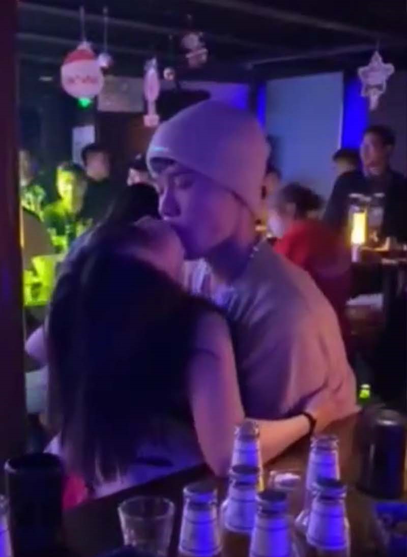 KTV夜店淫荡合集 单身狗必去夜店 喝醉了啥都有 淫男乱女的纸醉金迷尝尝别人老婆的味道-第3张图片-萌站