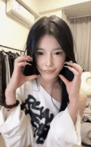 【爱岛管子】颜值女神下海 脱光光揉搓小穴 [5v+3.33g]-第4张图片-萌站