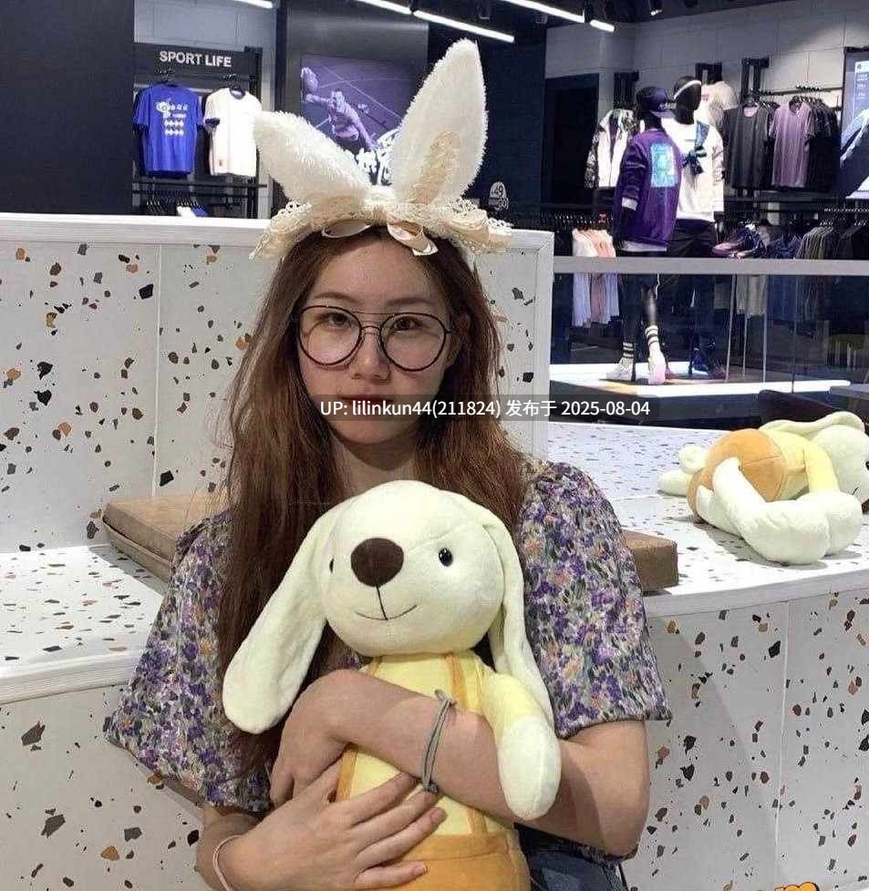清纯学生妹用身体帮炮友过生日 唱完生日快乐歌就直接开始 真是个董事的小母狗！-第2张图片-萌站