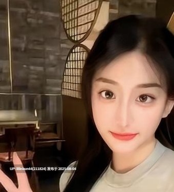 南大07年清纯学妹 寝室与男友激情性爱 渣男偷录后入蜜桃臀视频 颜值即正义!