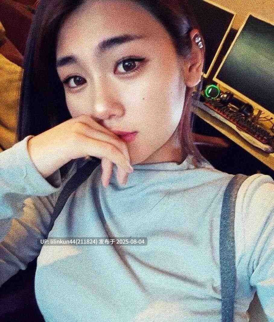 山东政法大学素颜女神 李莹清 一边打王者荣耀一边享受后入美妙 淫荡至极!-第3张图片-萌站