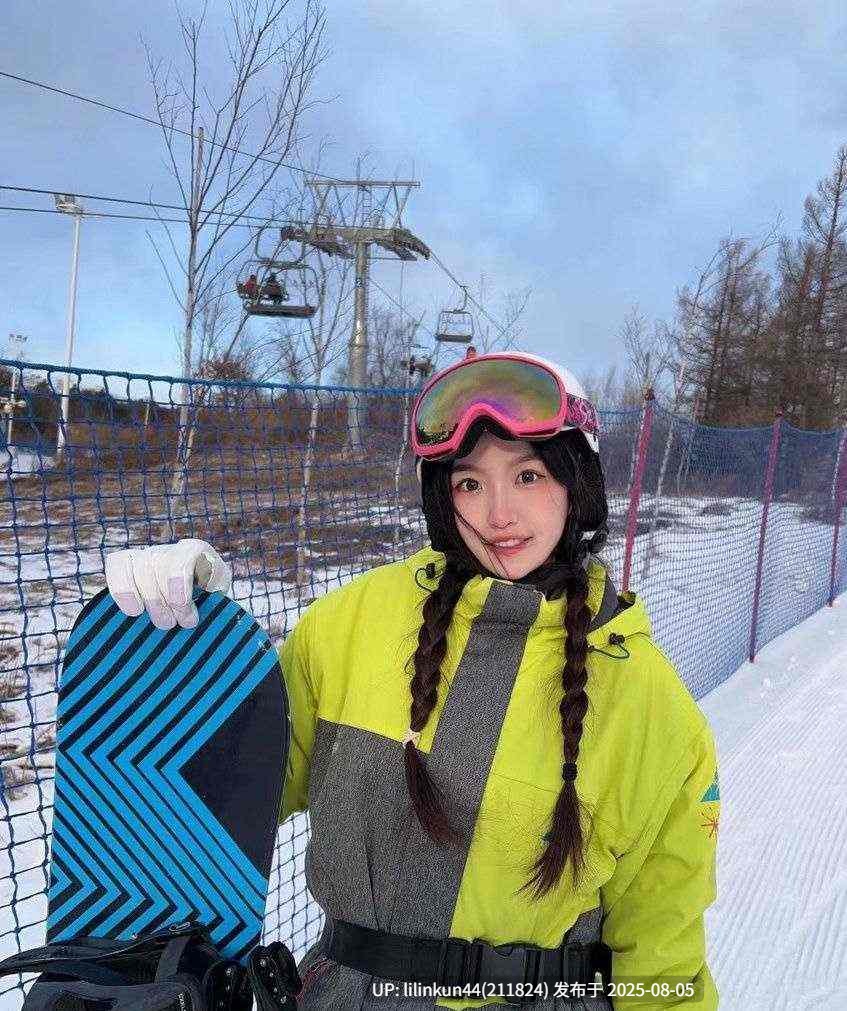 广州工商学院高颜值清纯反差婊学姐 谭梓柔 高冷御姐后入性爱 淫语加持猛烈打桩！-第3张图片-萌站