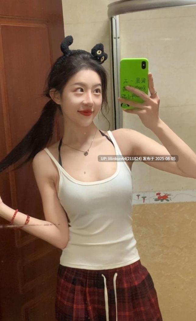 辽宁大连大学 万万 发送给男友的私密视频被曝 一同被曝光的还有站立性爱视频！