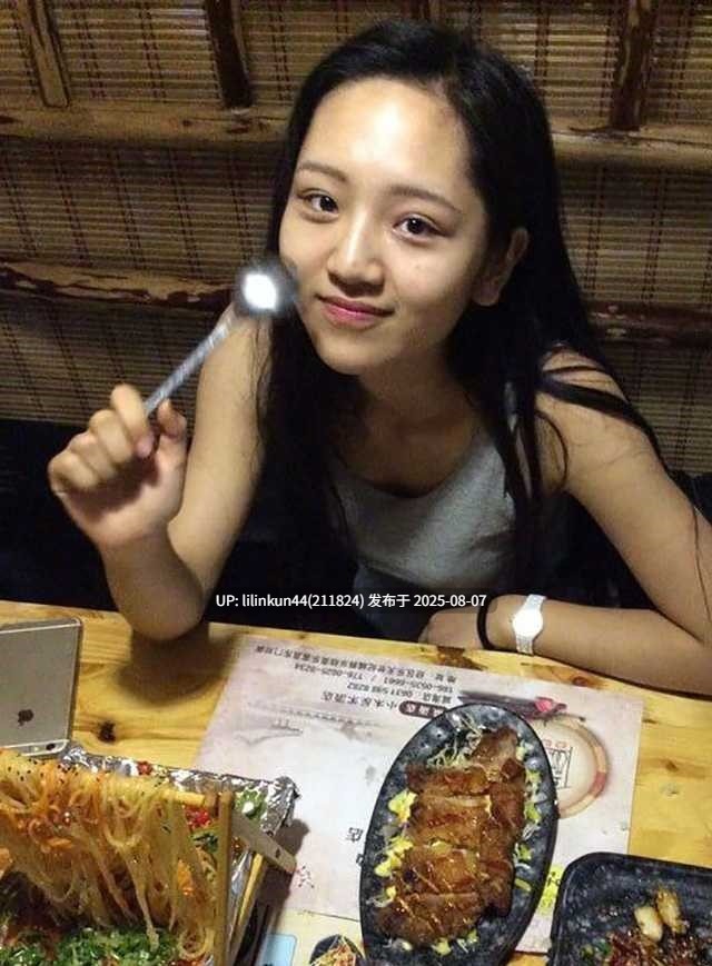 山东威海某大学生情侣毕业分手炮,在教室的课桌上直接开始操,分手后被流出-第2张图片-萌站 山东威海某大学生情侣毕业分手炮,在教室的课桌上直接开始操,分手后被流出-第2张图片-萌站
