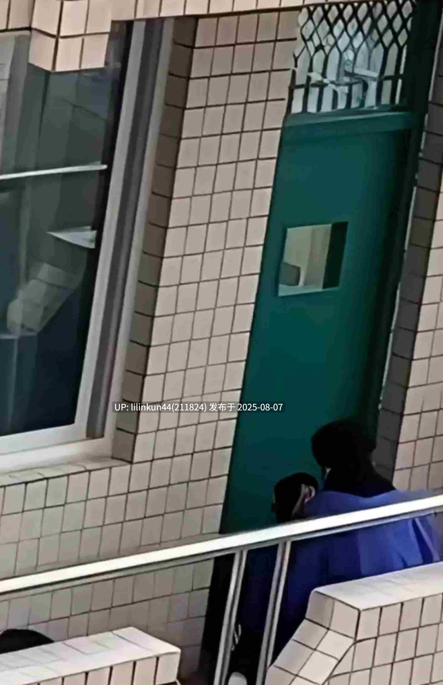 四川广元核工业职业技术学院 小情侣走廊啪啪啪!-第2张图片-萌站 四川广元核工业职业技术学院 小情侣走廊啪啪啪!-第2张图片-萌站