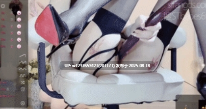 st站超有名长腿女神Hahaha_ha2-新增开票秀，各种情趣丝袜套插得狂喷水，黑丝高跟茄子自慰高潮喷水，叼着根大黑吊是真像母狗啊【6V6g】-第2张图片-萌站