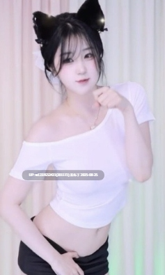8月韩国主播❤️eli艾莉❤️等裸舞 抖胸抹油超级诱惑【48V9.5g】-第2张图片-萌站