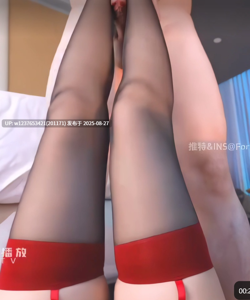 反差女神饼干姐姐FortuneCuttie红色情趣房租【1V 4G】