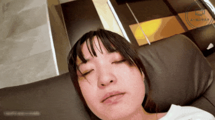 【AV】★真面目★素人来搞事情了！案例94：她天真烂漫，害羞又有点紧张，但……她出乎意料的反应太惊人了！R/0909020-第4张图片-萌站
