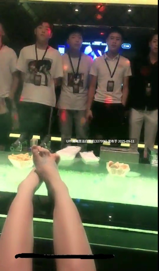 免费！女神去KTV找鸭子带回家大干特干 [8V 1G]-第2张图片-萌站