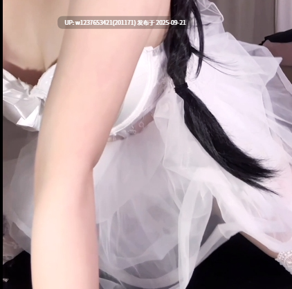 抖音超骚美女【不要凶小乖】尺度升级，隔内紫薇高潮喷水，呻吟娇喘视频福利【2V-2.77G】-第3张图片-萌站
