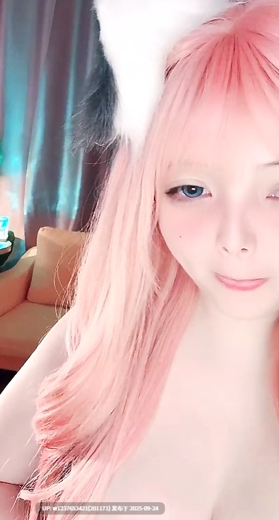 【昭仁稀罕】童颜巨乳极品COS嫩妹，跳蛋自慰，骚穴直拍，美瞳很亮眼【3V-3.95G】-第9张图片-萌站