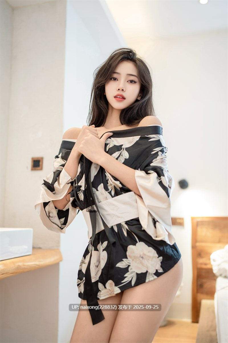 时安安 - R18 秀人模特 滴蜡 4K [90-2.74G]