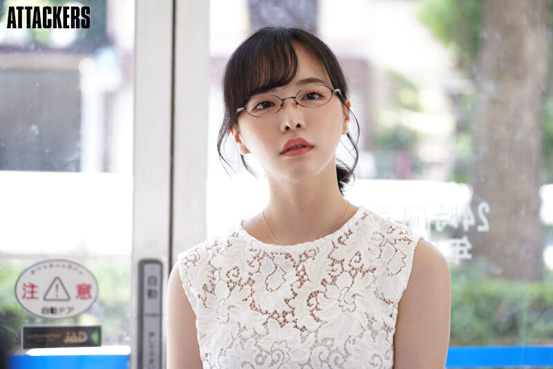 【FANZA限定】肉体奉仕をさせられた万引き妻 三宮つばき 生写真付き-第8张图片-萌站