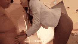 【小苍】总是一副居高临下态度的女上司——明里纺小姐的无内裤丝袜足交，让我每天都在她的湿滑美足下被射精管理/80-第4张图片-萌站