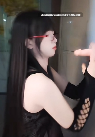 美娱【西瓜西】性感美女约啪，道具口爆，激情自慰裸舞【9V+2.06G】