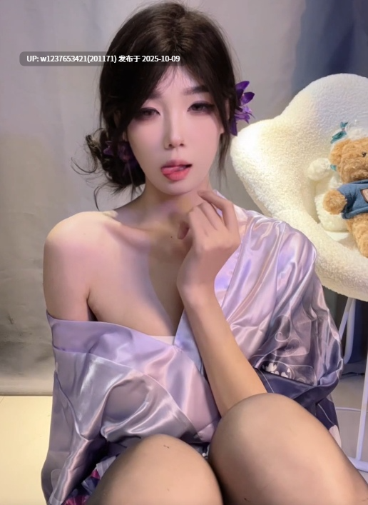 快手网红【小郑历险记】内衣制服，阴户诱惑，反差骚婊子，门槛福利【12v601m】-第5张图片-萌站