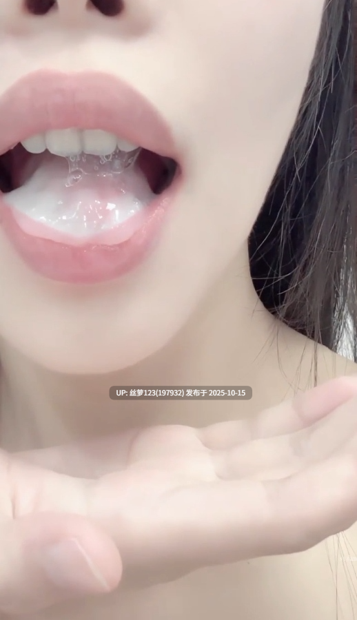 推特极品高颜值少女，跟金主啪啪口交，像条母狗一样露脸在户外给金主爸爸口交吞精，被金主胖哥各种开发-第3张图片-萌站