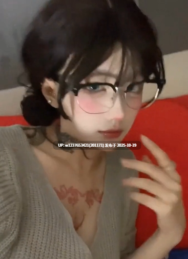 【微密圈】抖音巨乳萝莉【耳朵（是耳朵吖）】G奶反差婊，高颜值奶牛【岛遇+秘语空间+微密圈】大合集【266P 53V-227M】-第5张图片-萌站