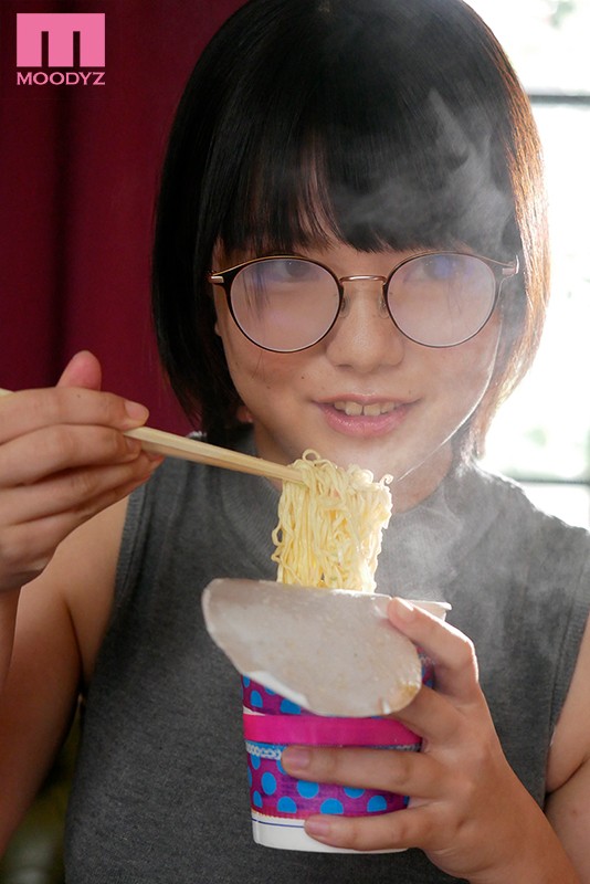 新人19歳 眼鏡妹H罩杯巨乳女大學生出道 初愛寧寧-第9张图片-萌站