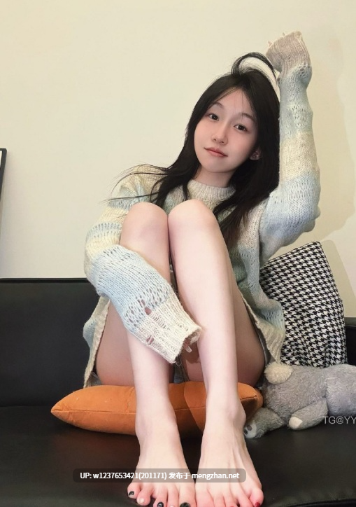 【微密圈】抖音可爱足控少萝【别拔虎牙】，清纯萌妹反差视图合集-秘语空间+铁粉空间【5.3G】-第16张图片-萌站