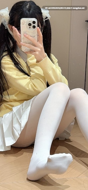 【微密圈】抖音/B站玉足少女【美羊羊桑（芙仔很甜】，眼镜萌妹反差视图合集-微密圈+铁粉空间【5000PNV-12.3G】-第9张图片-萌站