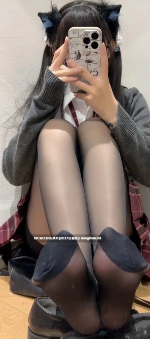【微密圈】抖音/B站玉足少女【美羊羊桑（芙仔很甜】，眼镜萌妹反差视图合集-微密圈+铁粉空间【5000PNV-12.3G】-第21张图片-萌站