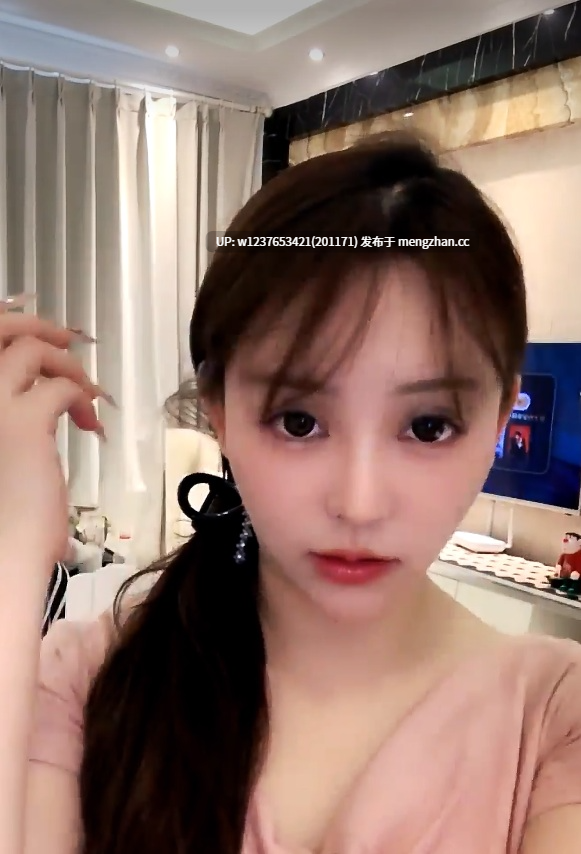 巨乳女神，顶级尤物【炸土豆】超大巨乳 神仙级身材 长腿翘臀粉嫩骚逼 双道具自慰潮喷 爽麻了~~~【3v 2.6G】-第3张图片-萌站