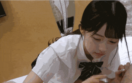 【个人激推❤️】神颜JK小萝莉，可爱舔射，大眼睛萌萌哒，感觉男主满足不了小狗呢~~~【1V-283M（AI画质增强）】-第6张图片-萌站
