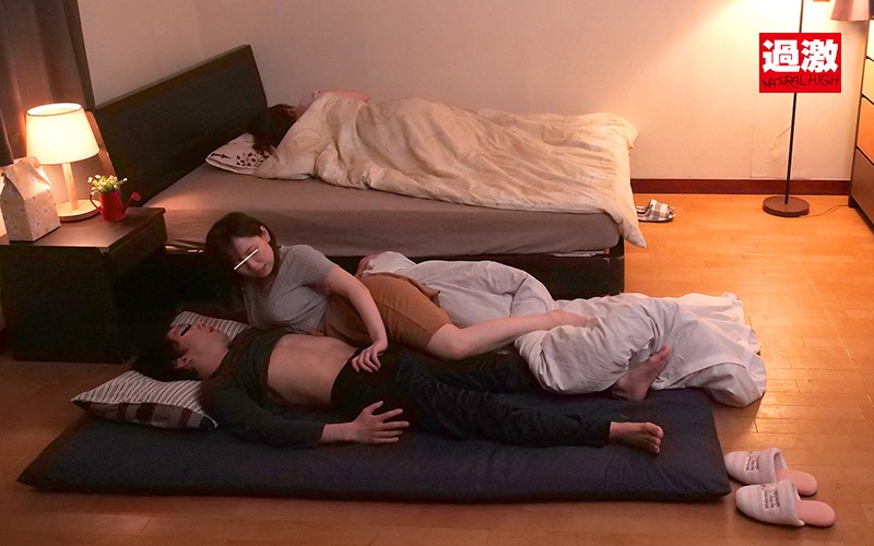 「ママ出ちゃうってば！」布団の中でのしかかる肉圧デカ尻騎乗位で逃げられず連続中出し ねねさん-第5张图片-萌站