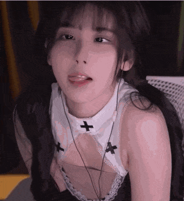 阿黑颜盯榨挑战系列：抱抱念酱~声音软嫩的极品骚妹，Cos各种同人女主诱惑ASMR/热舞~【16V-3G】