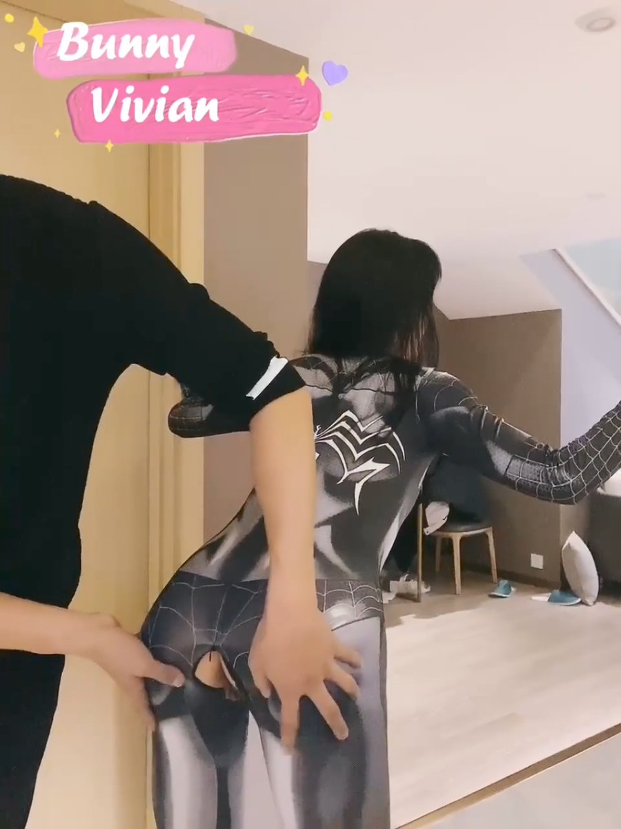 【极品反差婊】【Vivian姐】推特女神爱丝袜Vivian姐最新定制主題【蜘蛛俠美女】扛腿抽插 爆操顏射 原版无水印【1v+224M】【百度盘】-第4张图片-萌站
