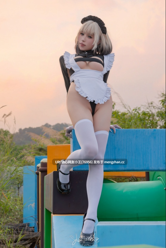 咬一口兔娘 战斗女仆 动感光波-第3张图片-萌站