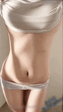 身材是真好，喷也是真能喷 女主：小水水 她在OF似乎叫：Thelittlejuice