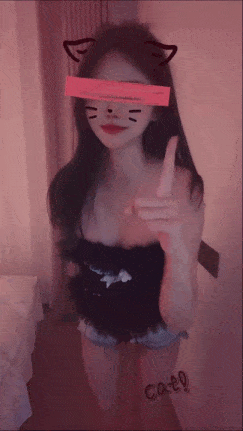 【刚进去就秒射还能继续吗？射完操是不是很爽呀】这夹子音说话太有感觉了，带女友拍黄片创业，结果每次几分钟就射，射了后还能操女友都惊呆了！#女上位 #美腿 #淫语