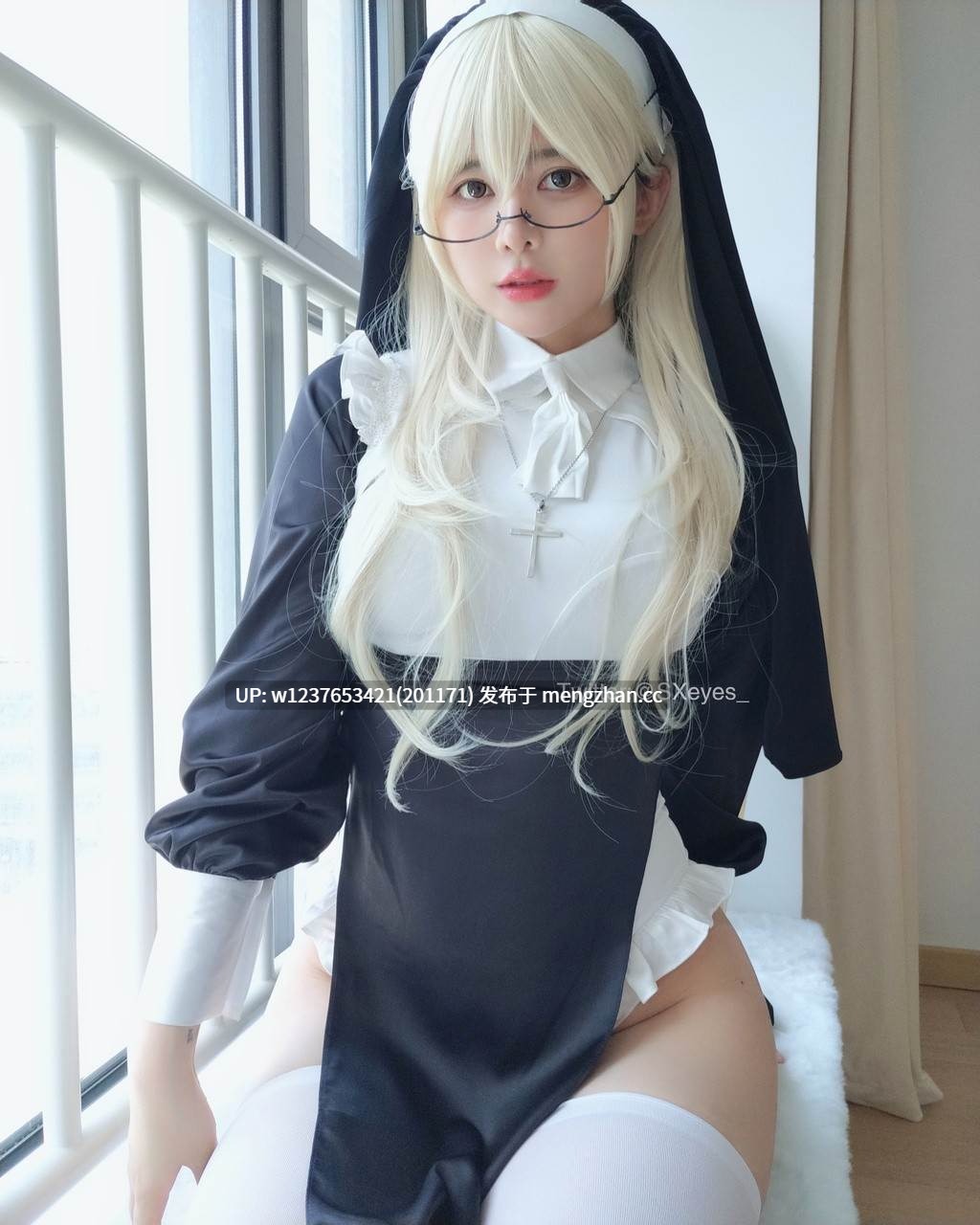美少女Coser系列：眼酱大魔王w~肉腿肥臀御姐，黑白肉三丝美腿，极致享受~全合集【90套（6396P/190V）（可拆分下载，含所有番外日常)-24G】