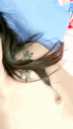 【极品双马尾白虎萝莉】为什么萝莉都是白虎穴呢，好难理解哦！骚萝莉不需要人自己都能给自己插出白浆，真的太淫贱了，各种骚话连篇，随便来个男人都能给她草喷水！完整版2个小时爽看！ #白浆双马尾萝莉