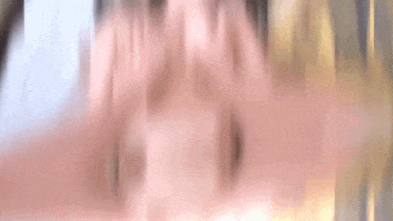 【宝贝你不要真空在外面乱晃啊！我怕你被别人给强上了！】顶级丰满身材少女，妥妥的梨形身材！胸大腰细屁股大！关键颜值还贼高！男主也是挺猎奇的，把女友的黑丝袜套在鸡鸡上草女友白虎嫩穴，这我还是头一次见到！最后还套着袜子内射！ #套丝袜内射-第2张图片-萌站
