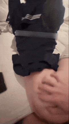 【畜生啊！刚成年得极品双马尾萝莉就这么被调教成小母狗了！】捆绑，手铐，狗爬，各种调教方式都来了！自己玩不够还让好兄弟一起过来操！完全不当人！这谁受得了！ #母狗小萝莉-第2张图片-萌站