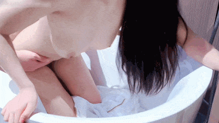 【Nuomibaby】大神包养的清纯极品校花，绝美白嫩身材甚是诱人，浴缸翘起美臀，太能勾起性欲了 #白虎   #少女   #巨乳
