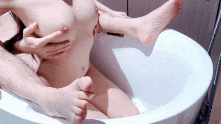 【Nuomibaby】大神包养的清纯极品校花，绝美白嫩身材甚是诱人，浴缸翘起美臀，太能勾起性欲了 #白虎   #少女   #巨乳-第2张图片-萌站