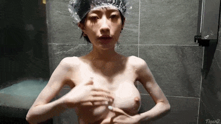 【现实版美女与野兽】刚毕业出来实习的大学生，为了转正勾引经理去酒店开房，平时看着身材瘦小平平无奇，实则波涛汹涌，18厘米巨根插入娇小粉嫩白虎！全程罕见露脸，淫荡对白！ #清纯 #少女-第3张图片-萌站