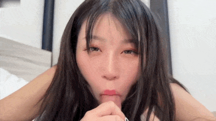 【被女摄影师强制篇】被邻居姐姐拉去拍摄给她充当模特，结果拍摄途中抵不过邻居姐姐的毒手被她强行推倒惨遭她的蹂躏！ #自拍 #女神学生-第3张图片-萌站