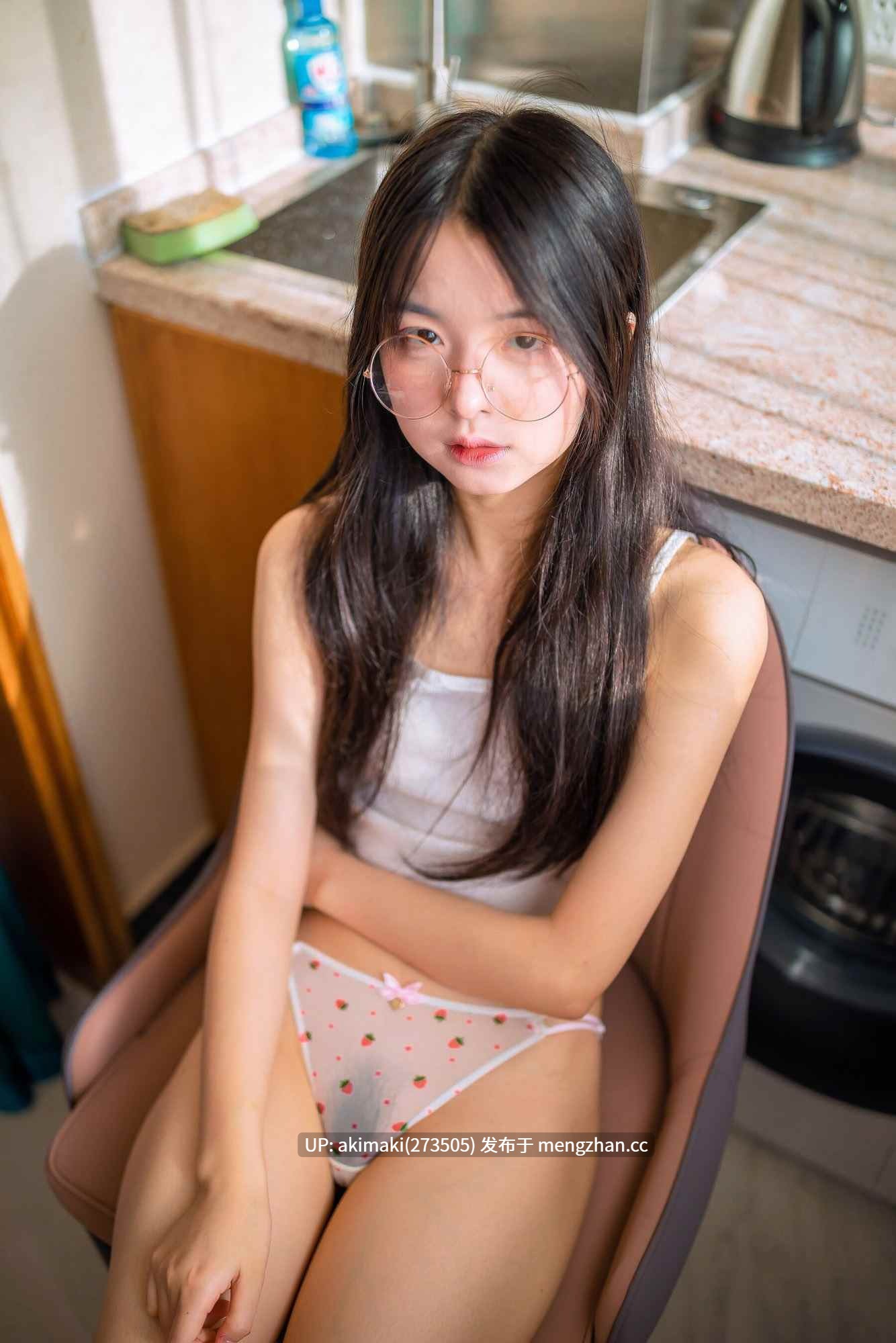 步兵｜林书辞🍎邻家素颜眼镜娘＆白丝内衣两套齐发！  #有奶有批 #毛挺多-第2张图片-萌站
