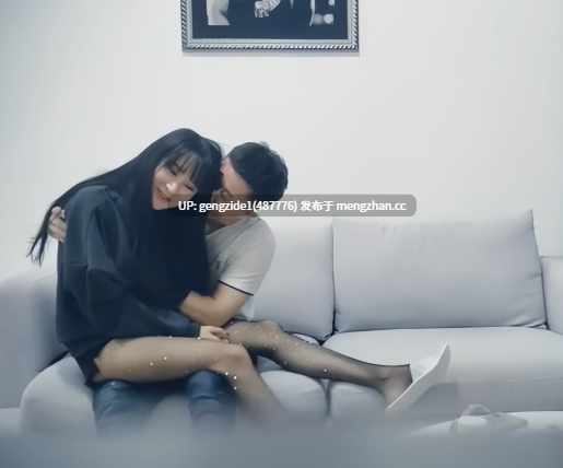黑衣服网红脸美女兼职