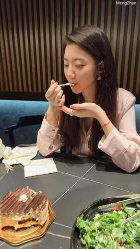 经典吃瓜警花张津瑜七段不雅视频流出完整版