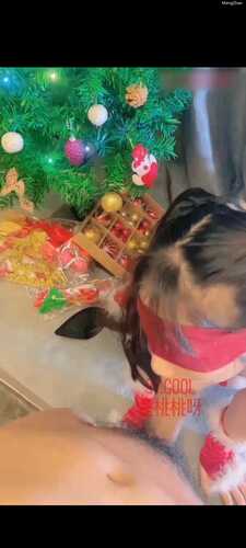童颜巨乳-是桃桃呀圣诞装性感诱惑-口交内设插入